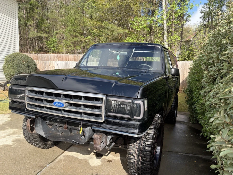 1990 Ford Bronco 4th Gen - Image 2 of 15