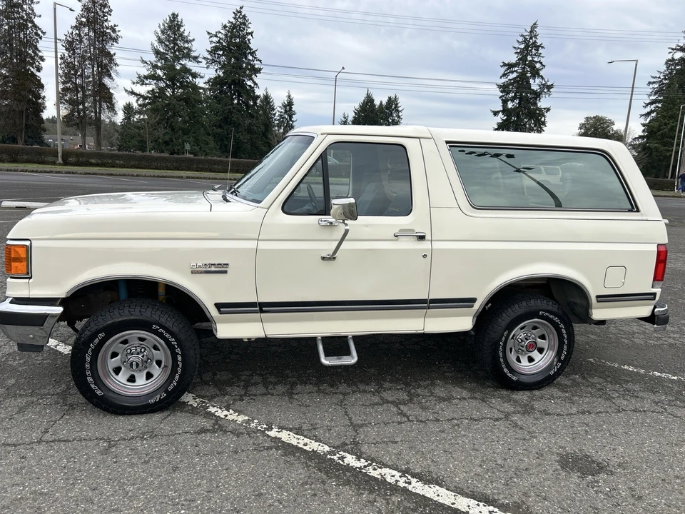 1990 Ford Bronco 4th Gen - Image 2 of 21