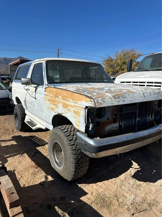 1990 Ford Bronco 4th Gen - Image 2 of 6