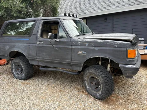 1990 Ford Bronco XLT