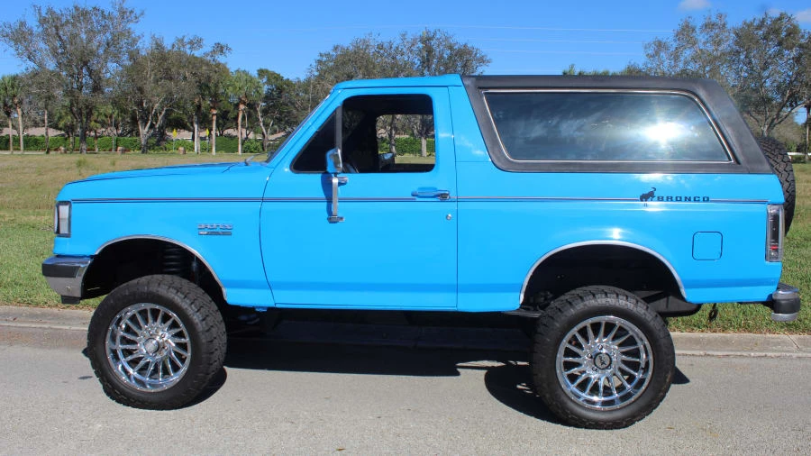1990 Ford Bronco 4th Gen - Image 2 of 23