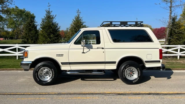 1990 Ford Bronco 4th Gen - Image 2 of 21