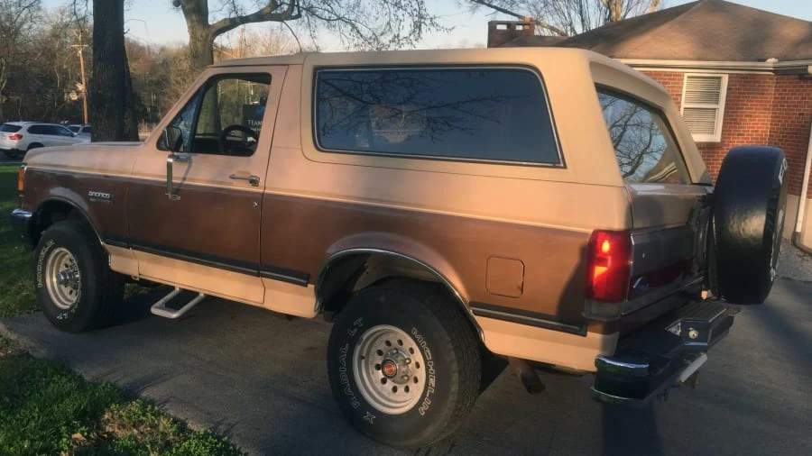 1990 Ford Bronco 4th Gen - Image 2 of 12