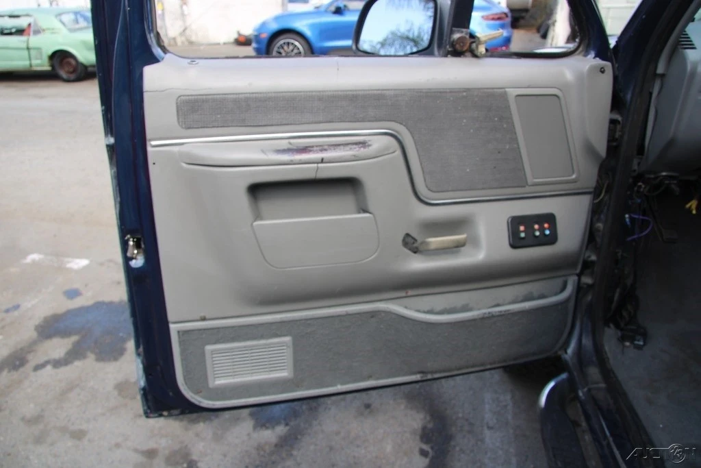 1990 Ford Bronco 4th Gen - Image 11 of 21