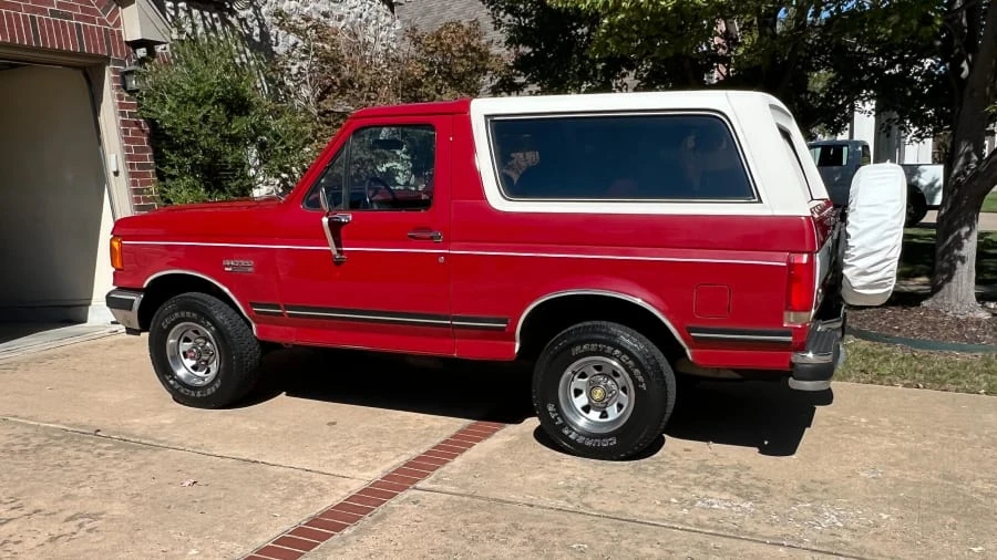 1990 Ford Bronco 4th Gen - Image 2 of 10