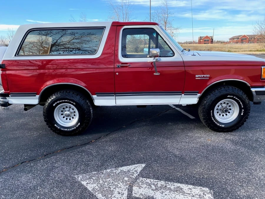 1990 Ford Bronco 4th Gen - Image 2 of 10