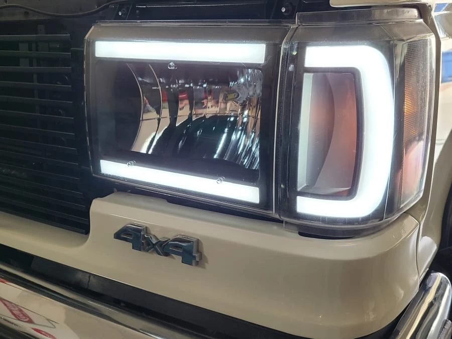 1990 Ford Bronco 4th Gen - Image 10 of 21