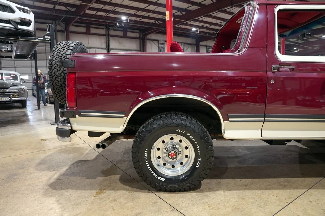 1990 Ford Bronco 4th Gen - Image 9 of 12