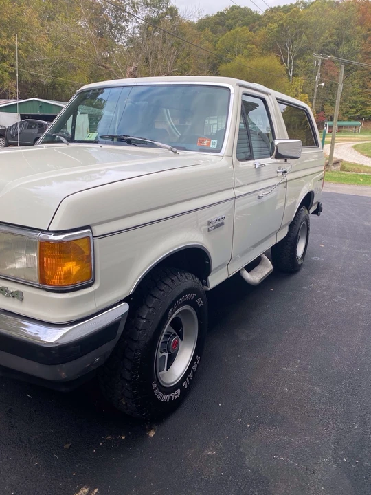 1990 Ford Bronco 4th Gen - Image 4 of 12