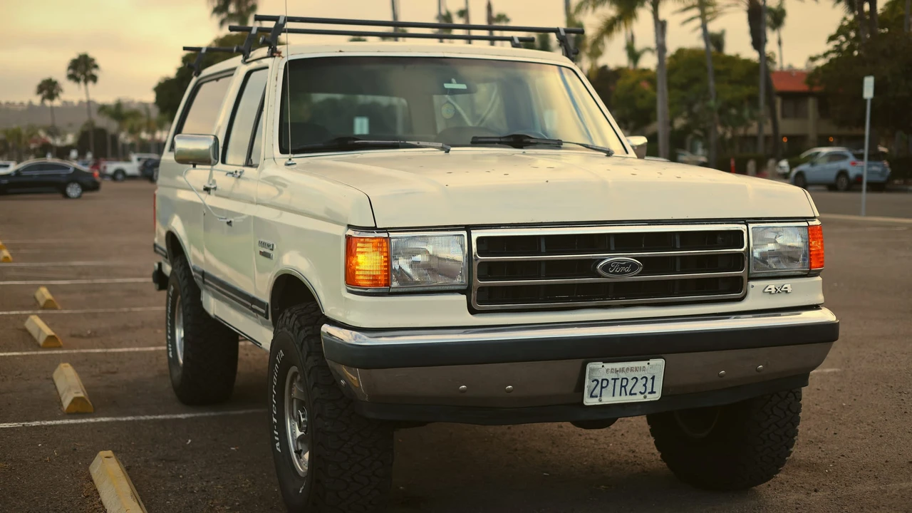 1990 Ford Bronco 4th Gen - Image 4 of 31
