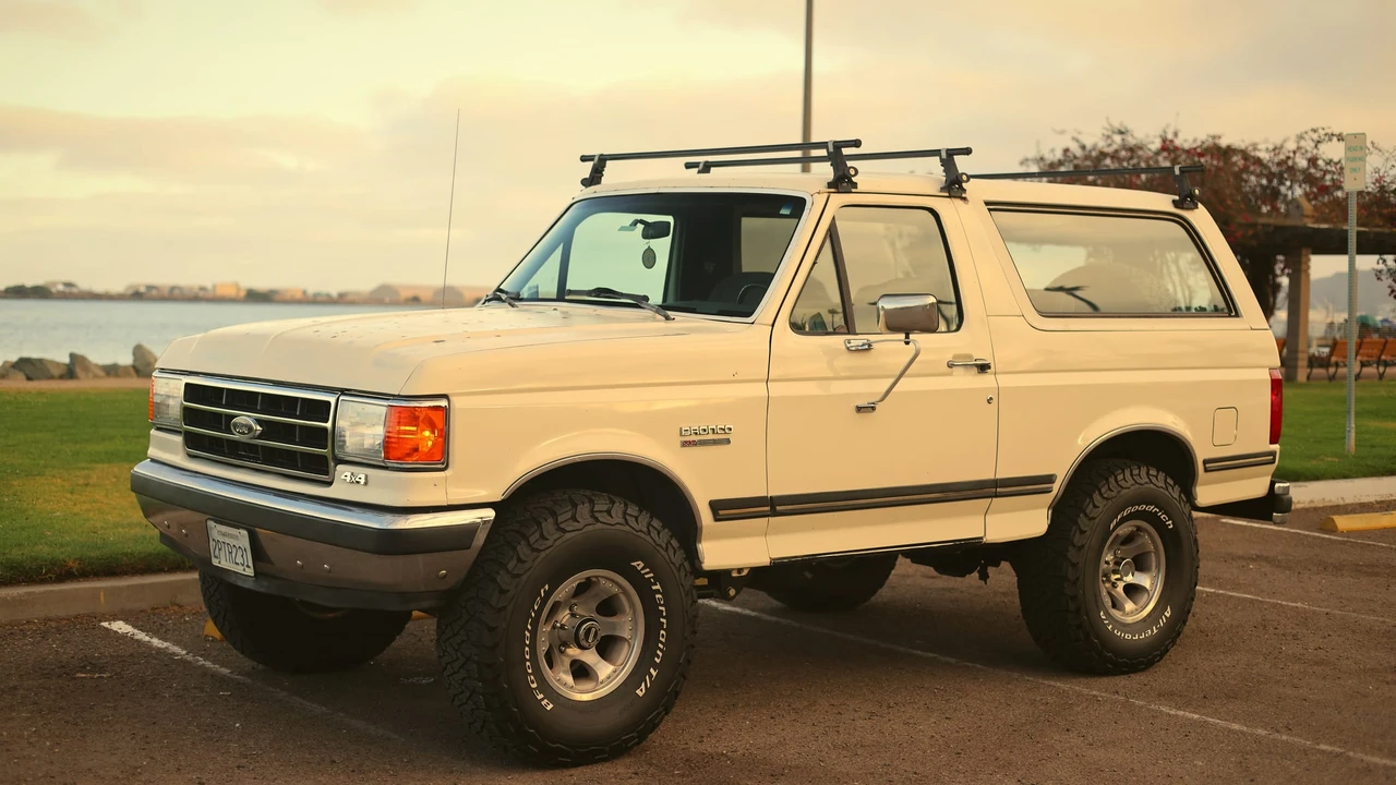 1990 Ford Bronco 4th Gen - Image 11 of 31
