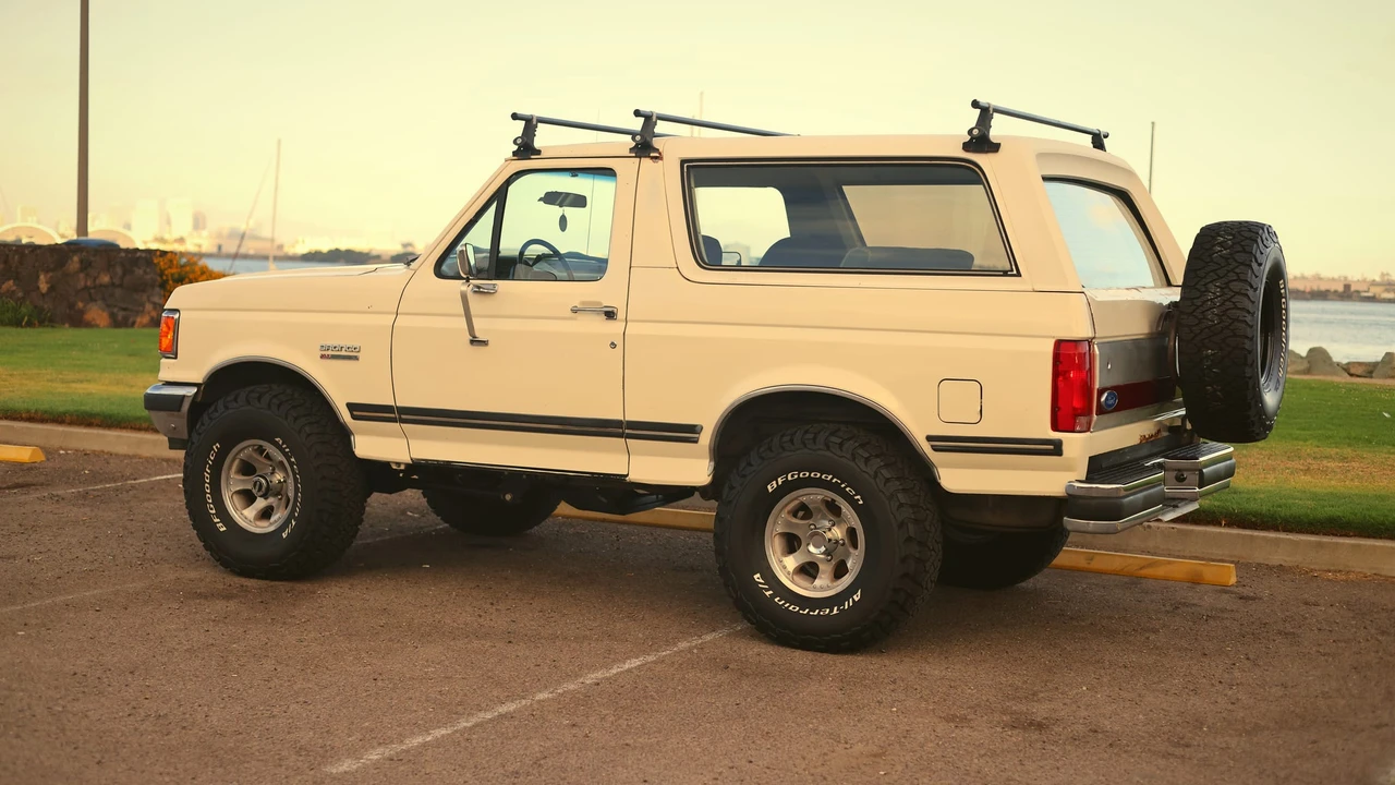 1990 Ford Bronco 4th Gen - Image 9 of 31