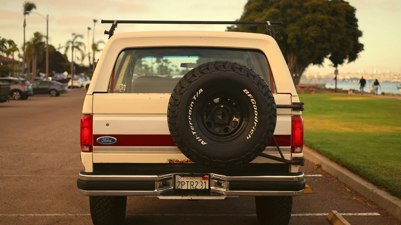 1990 Ford Bronco 4th Gen - Image 8 of 31