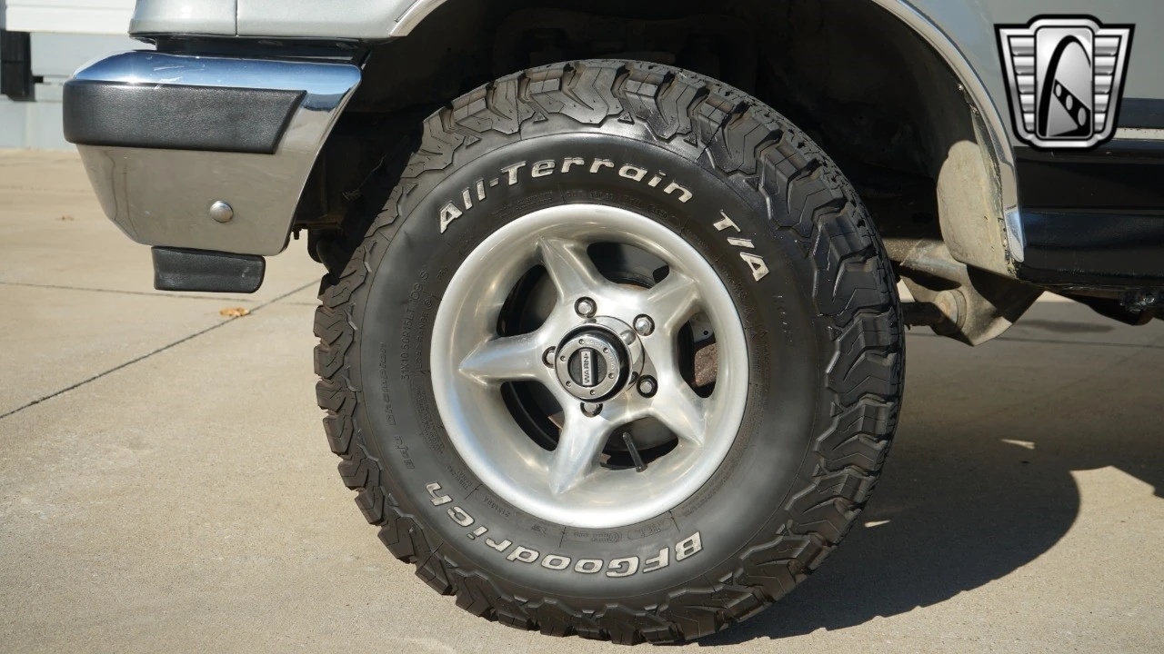 1990 Ford Bronco 4th Gen - Image 11 of 12