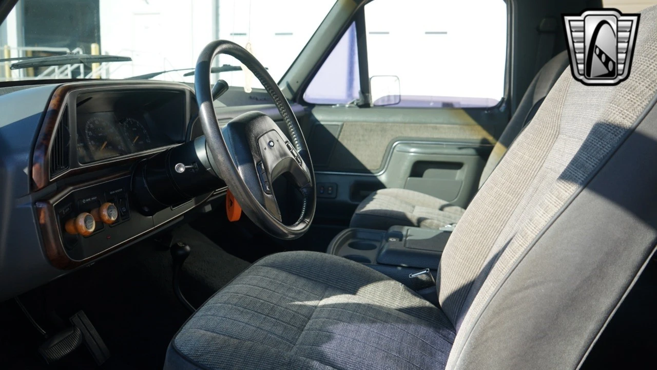 1990 Ford Bronco 4th Gen - Image 17 of 21