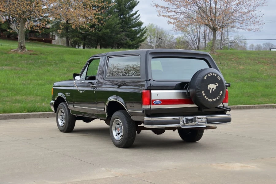 1990 Ford Bronco 4th Gen - Image 11 of 31