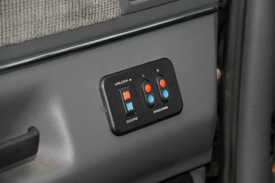 1990 Ford Bronco 4th Gen - Image 16 of 31