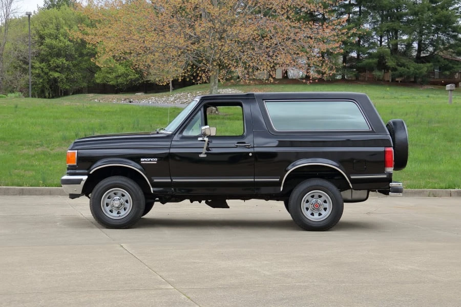 1990 Ford Bronco 4th Gen - Image 9 of 31