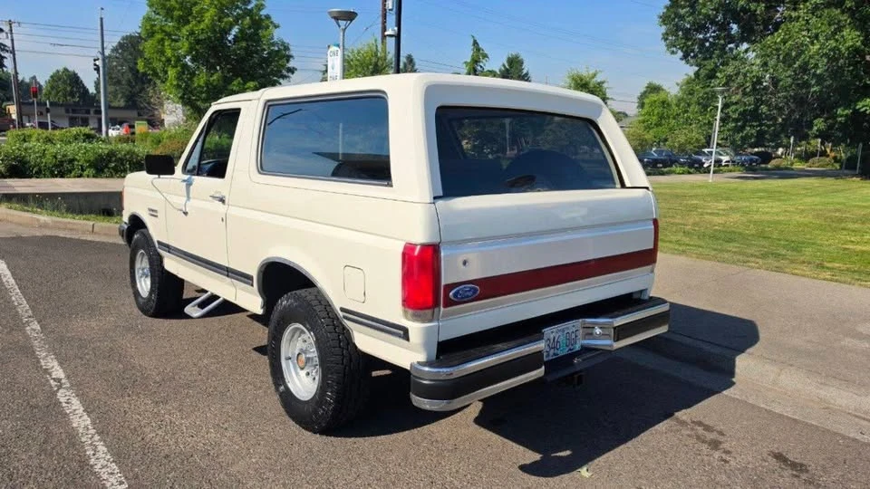 1990 Ford Bronco 4th Gen - Image 8 of 16