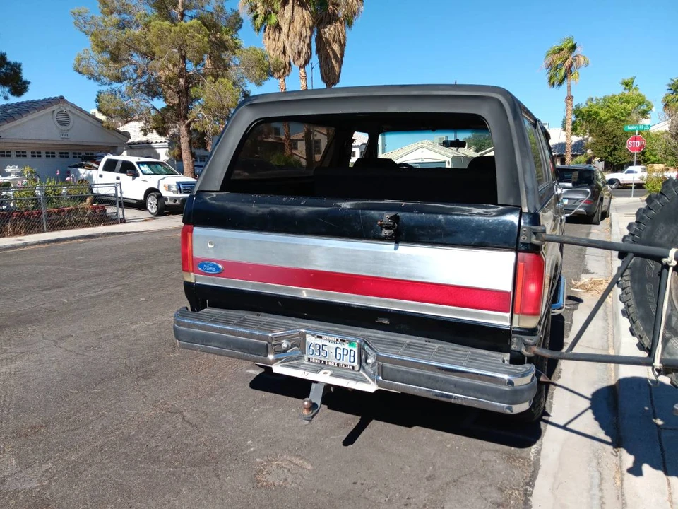1990 Ford Bronco 4th Gen - Image 2 of 10