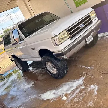1990 Ford Bronco XLT 4WD