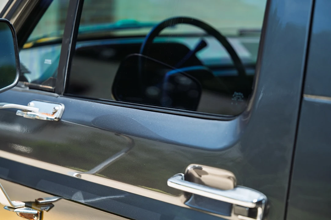 1990 Ford Bronco 4th Gen - Image 19 of 31