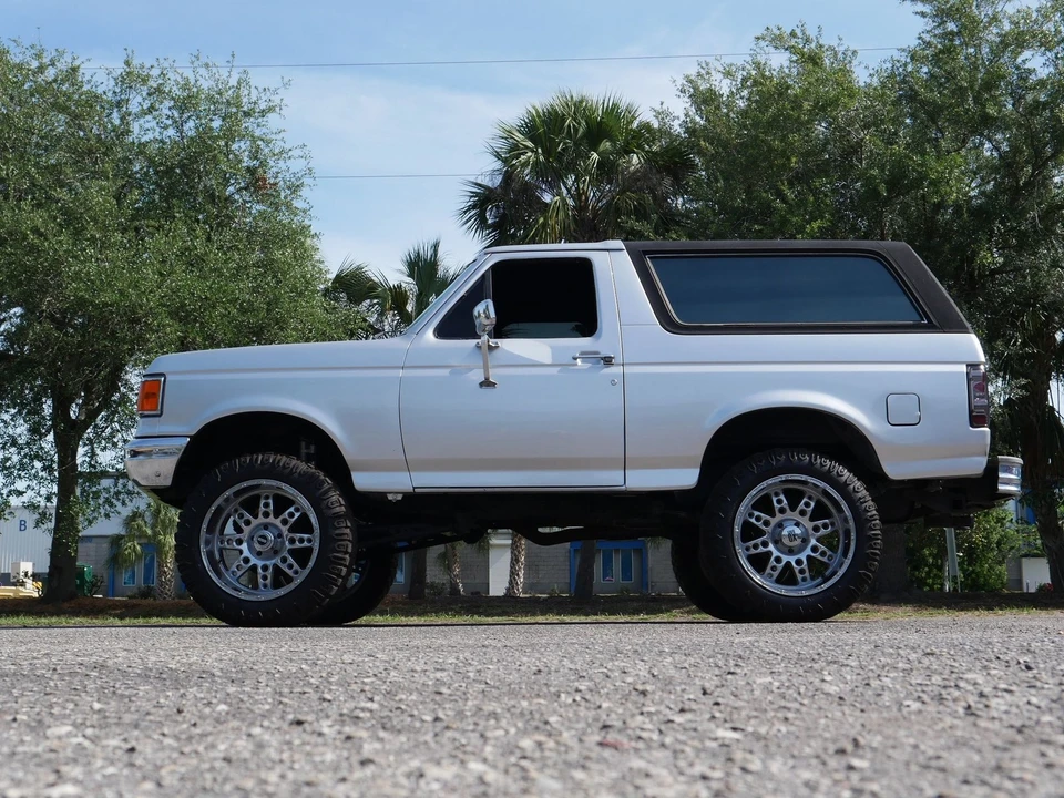 1990 Ford Bronco 4th Gen - Image 13 of 24