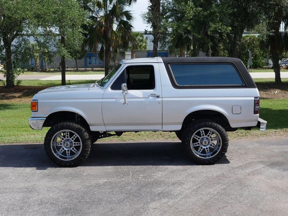 1990 Ford Bronco 4th Gen - Image 17 of 24