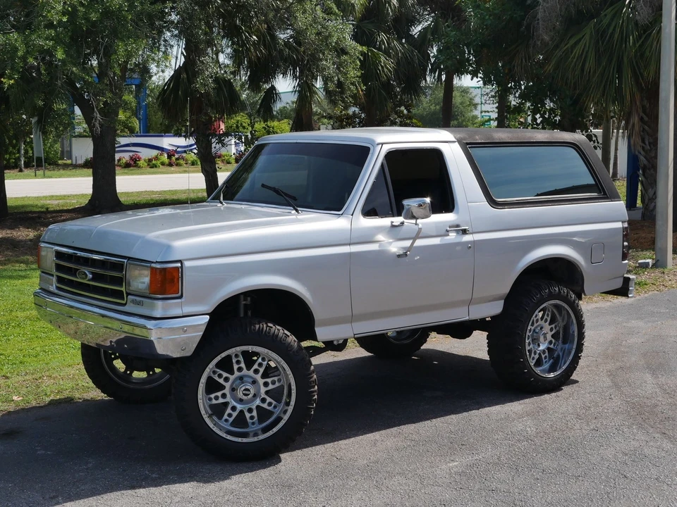 1990 Ford Bronco 4th Gen - Image 14 of 24