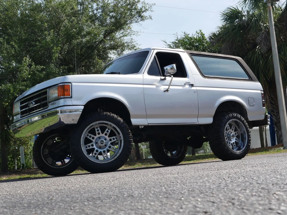 1990 Ford Bronco 4th Gen - Image 10 of 24