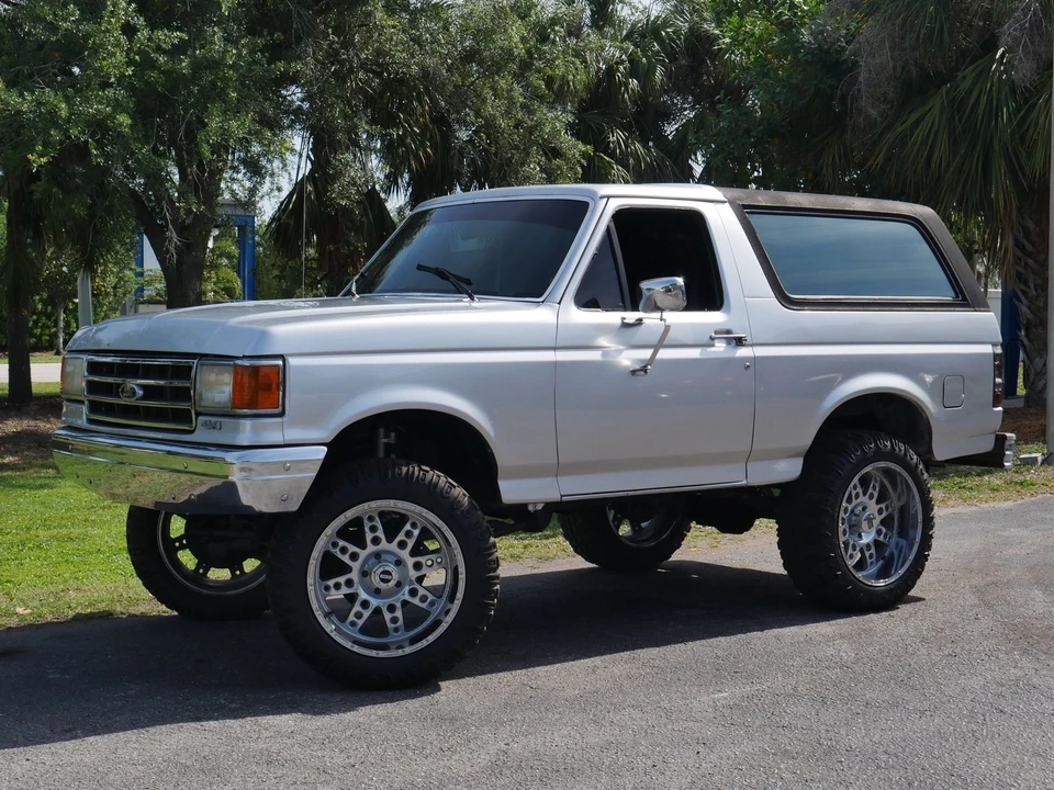 1990 Ford Bronco 4th Gen - Image 9 of 24