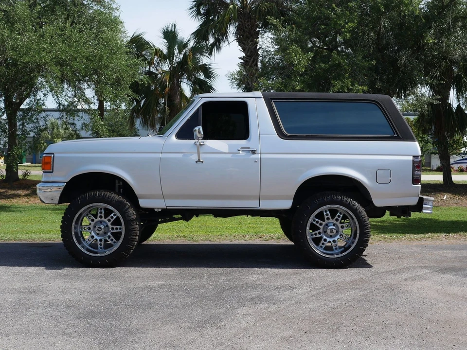 1990 Ford Bronco 4th Gen - Image 16 of 24