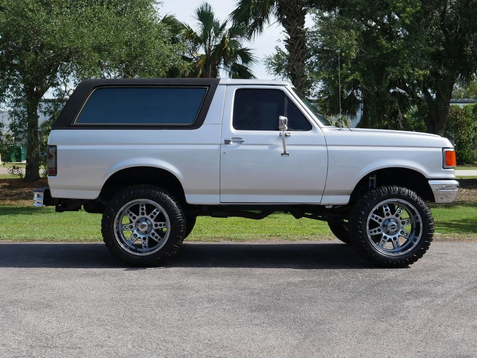 1990 Ford Bronco 4th Gen - Image 3 of 24
