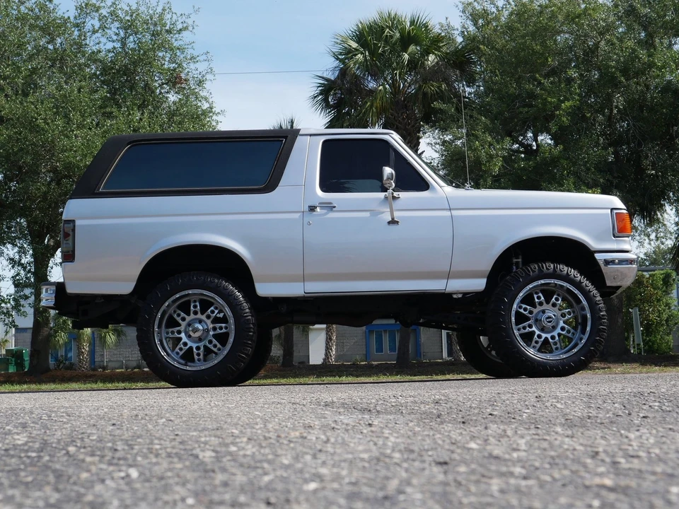 1990 Ford Bronco 4th Gen - Image 12 of 24