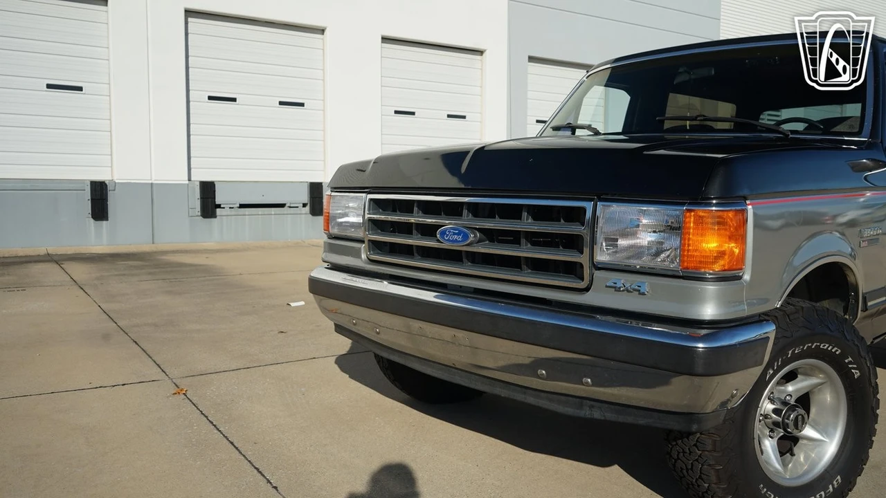 1990 Ford Bronco 4th Gen - Image 28 of 31