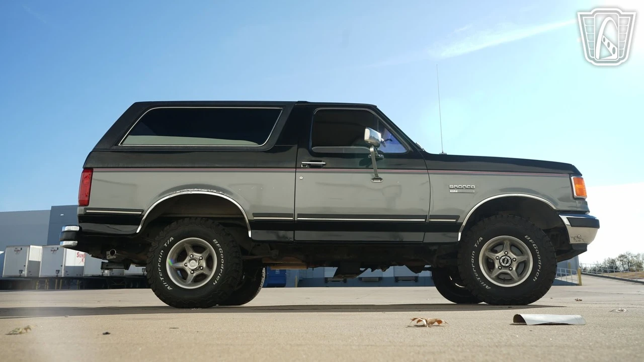 1990 Ford Bronco 4th Gen - Image 21 of 31