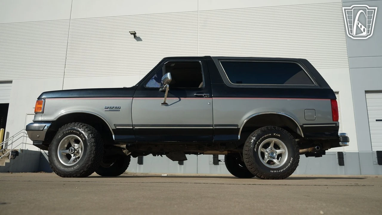 1990 Ford Bronco 4th Gen - Image 9 of 21