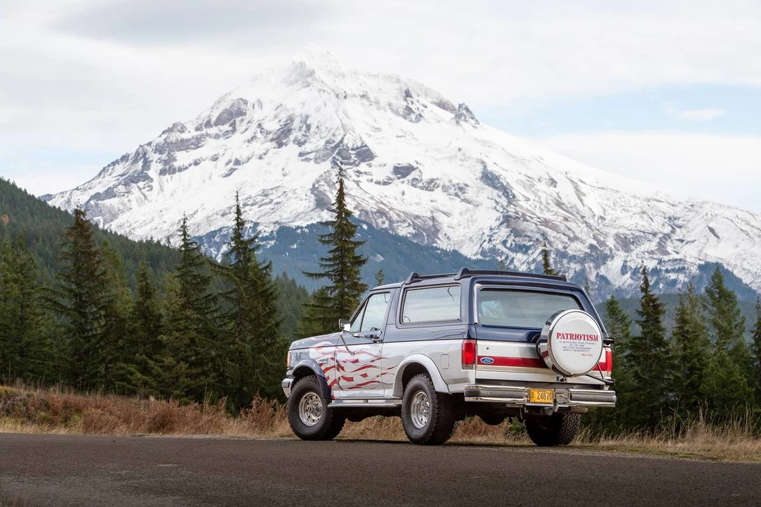 1990 Ford Bronco 4th Gen - Image 2 of 16