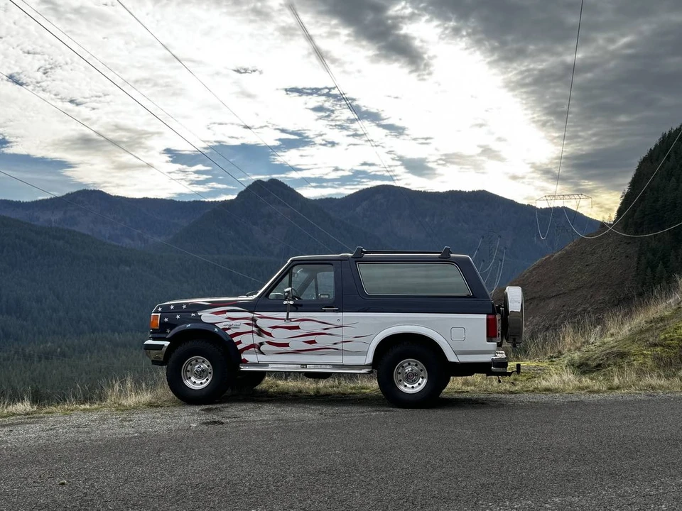 1990 Ford Bronco 4th Gen - Image 2 of 20