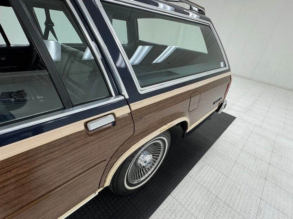 1990 Ford Country Squire - Image 30 of 31