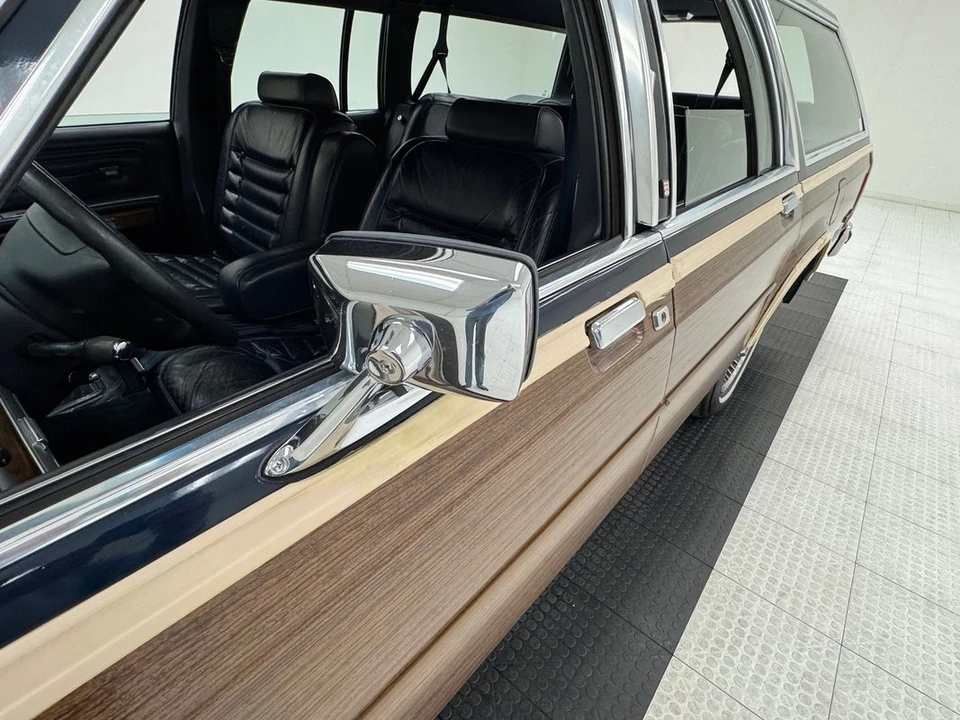 1990 Ford Country Squire - Image 15 of 31