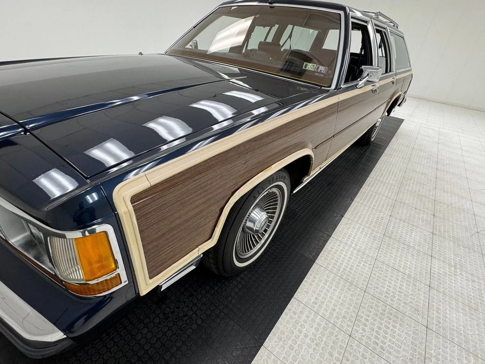 1990 Ford Country Squire - Image 24 of 31