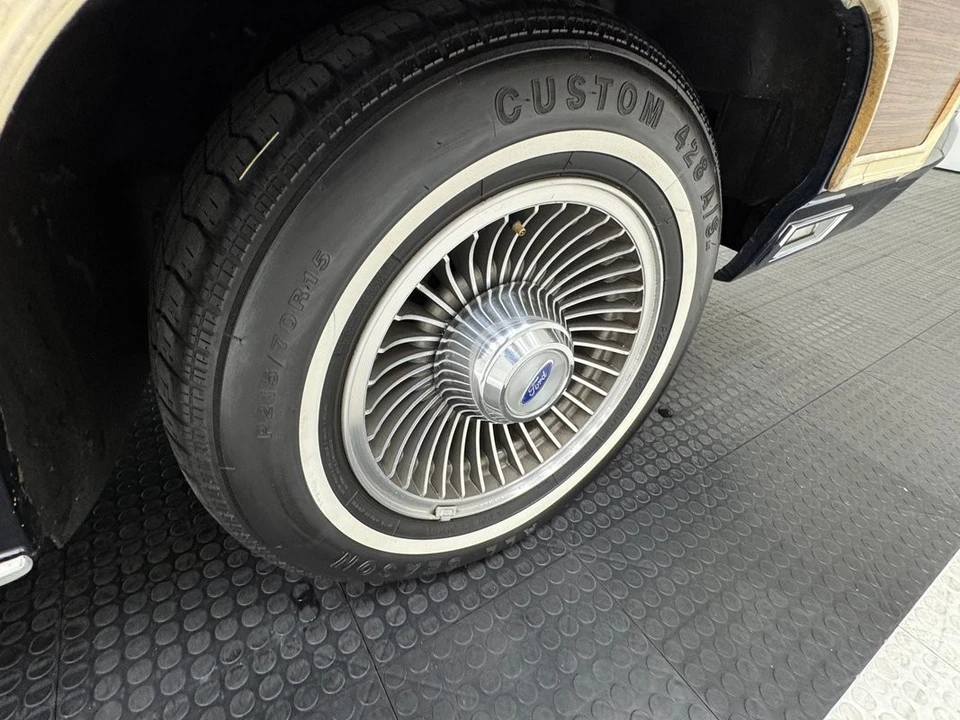 1990 Ford Country Squire - Image 23 of 31