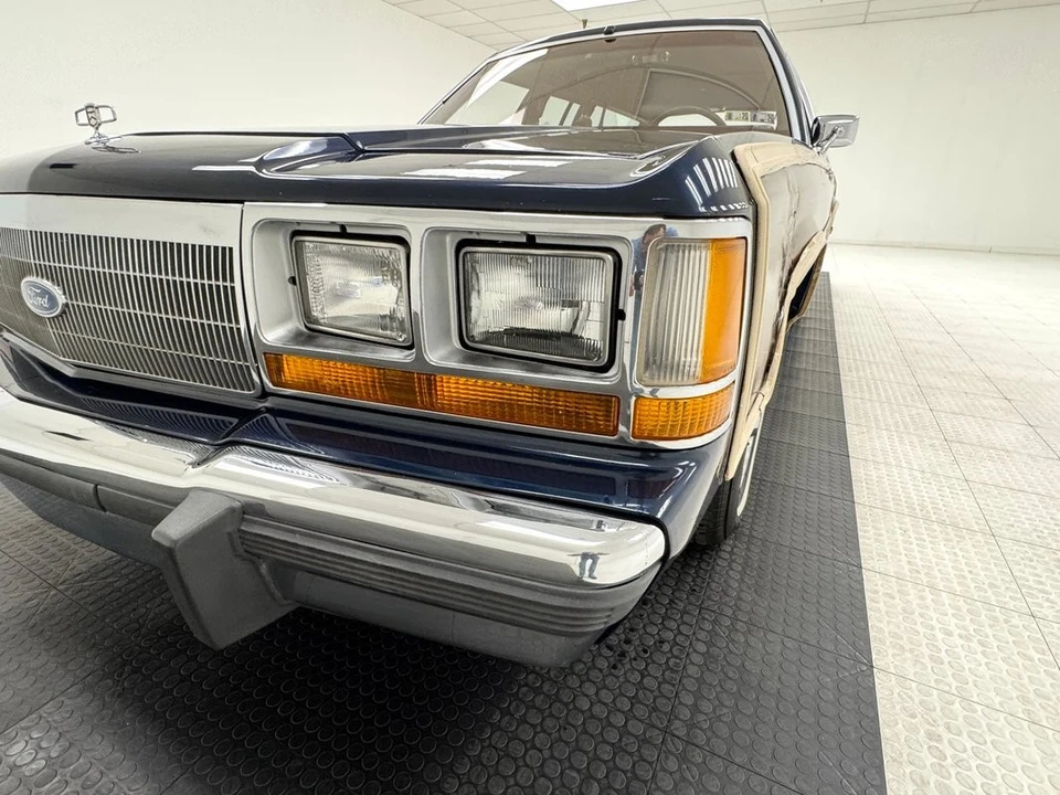 1990 Ford Country Squire - Image 11 of 12
