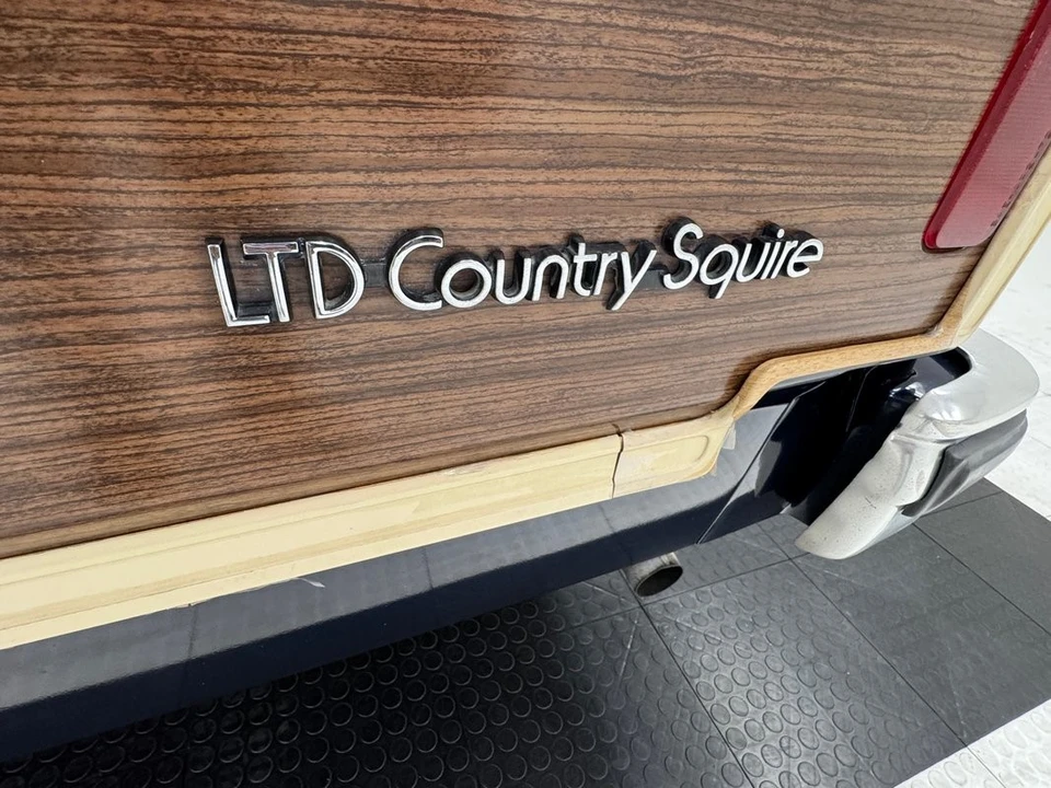 1990 Ford Country Squire - Image 17 of 31