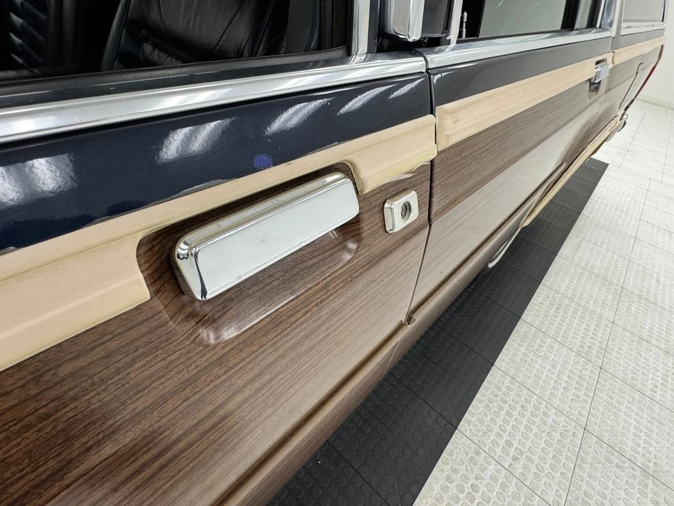 1990 Ford Country Squire - Image 16 of 31