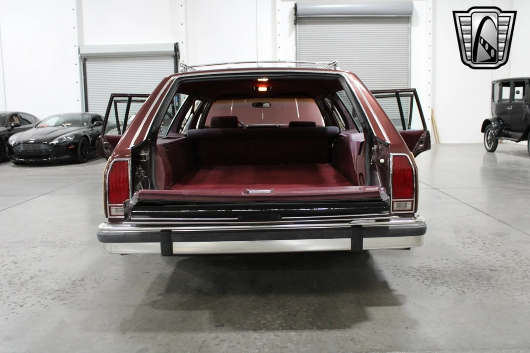 1990 Ford Country Squire - Image 10 of 12