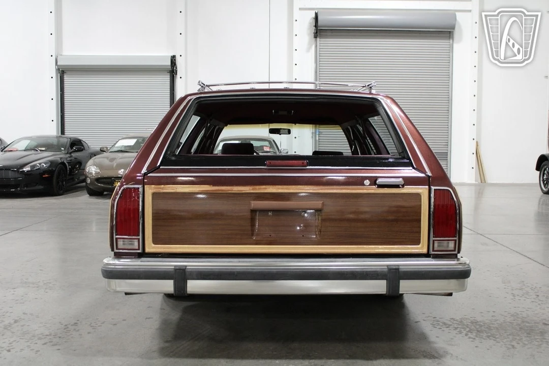 1990 Ford Country Squire - Image 16 of 21