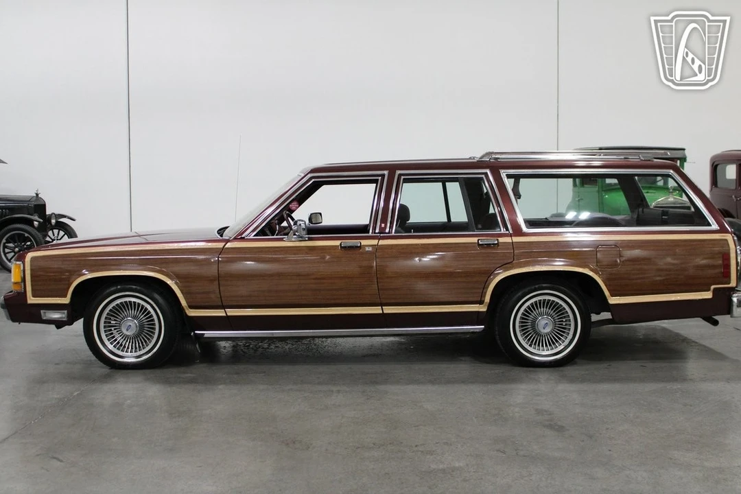 1990 Ford Country Squire - Image 14 of 21