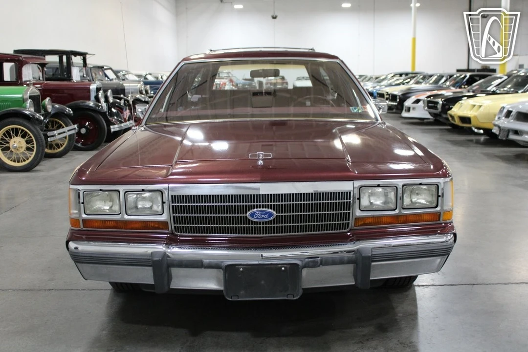 1990 Ford Country Squire - Image 12 of 21